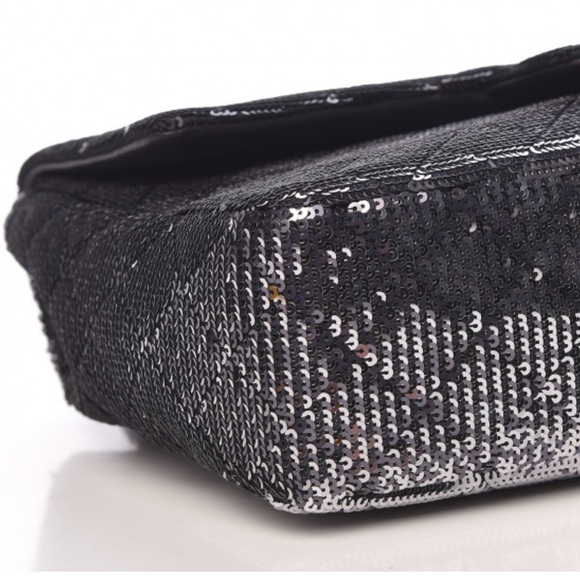 Authentic Chanel sequin flap bag - Picture 8 of 11